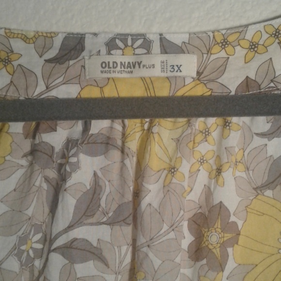 Old Navy cotton blouse - Picture 2 of 4